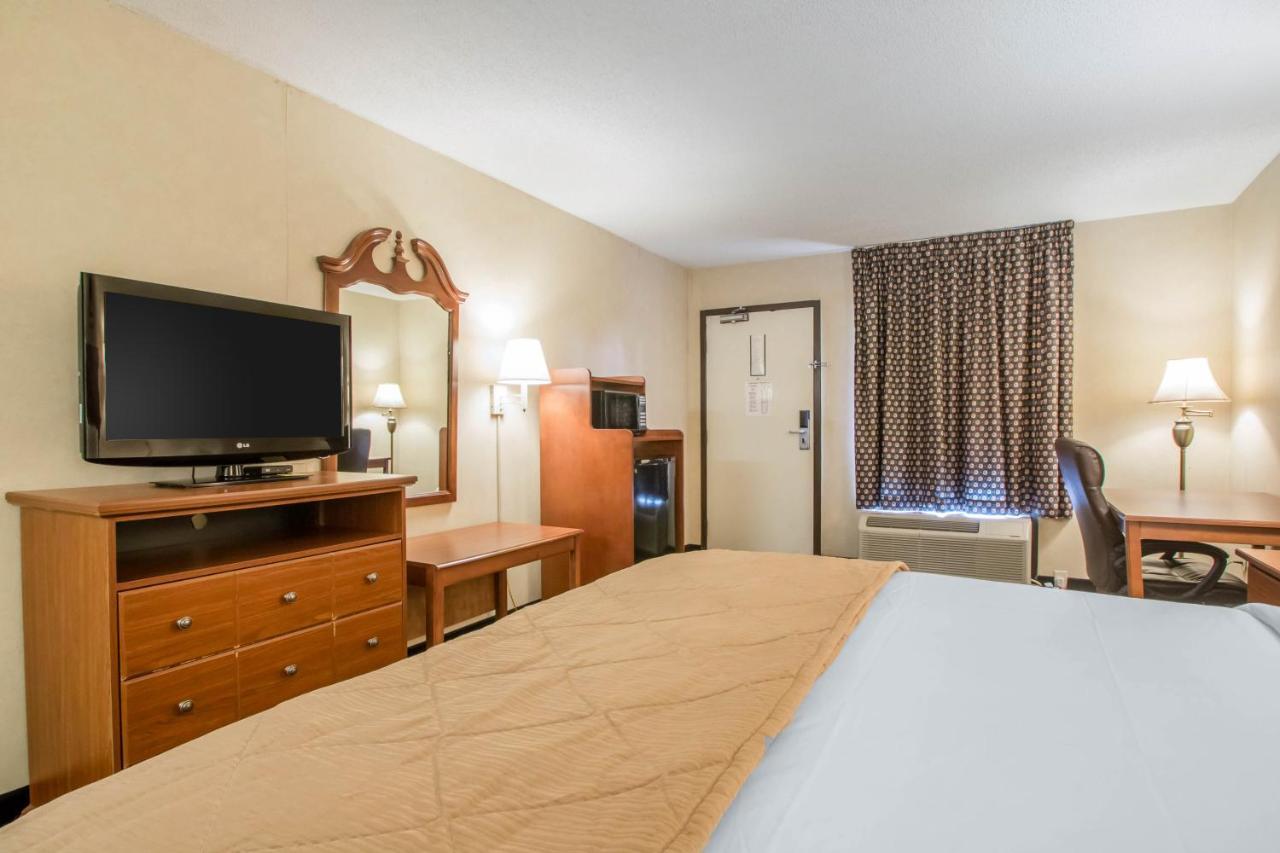 Quality Inn & Suites Ridgeland Bagian luar foto