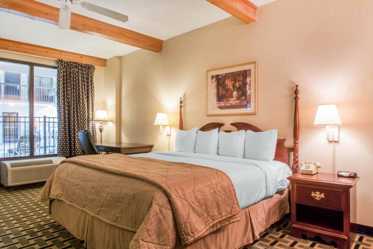 Quality Inn & Suites Ridgeland Bagian luar foto