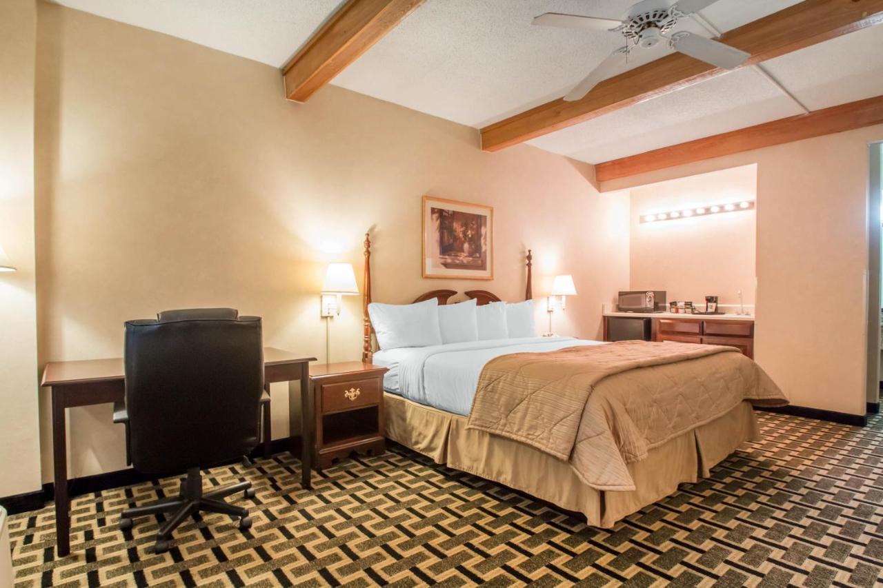 Quality Inn & Suites Ridgeland Bagian luar foto
