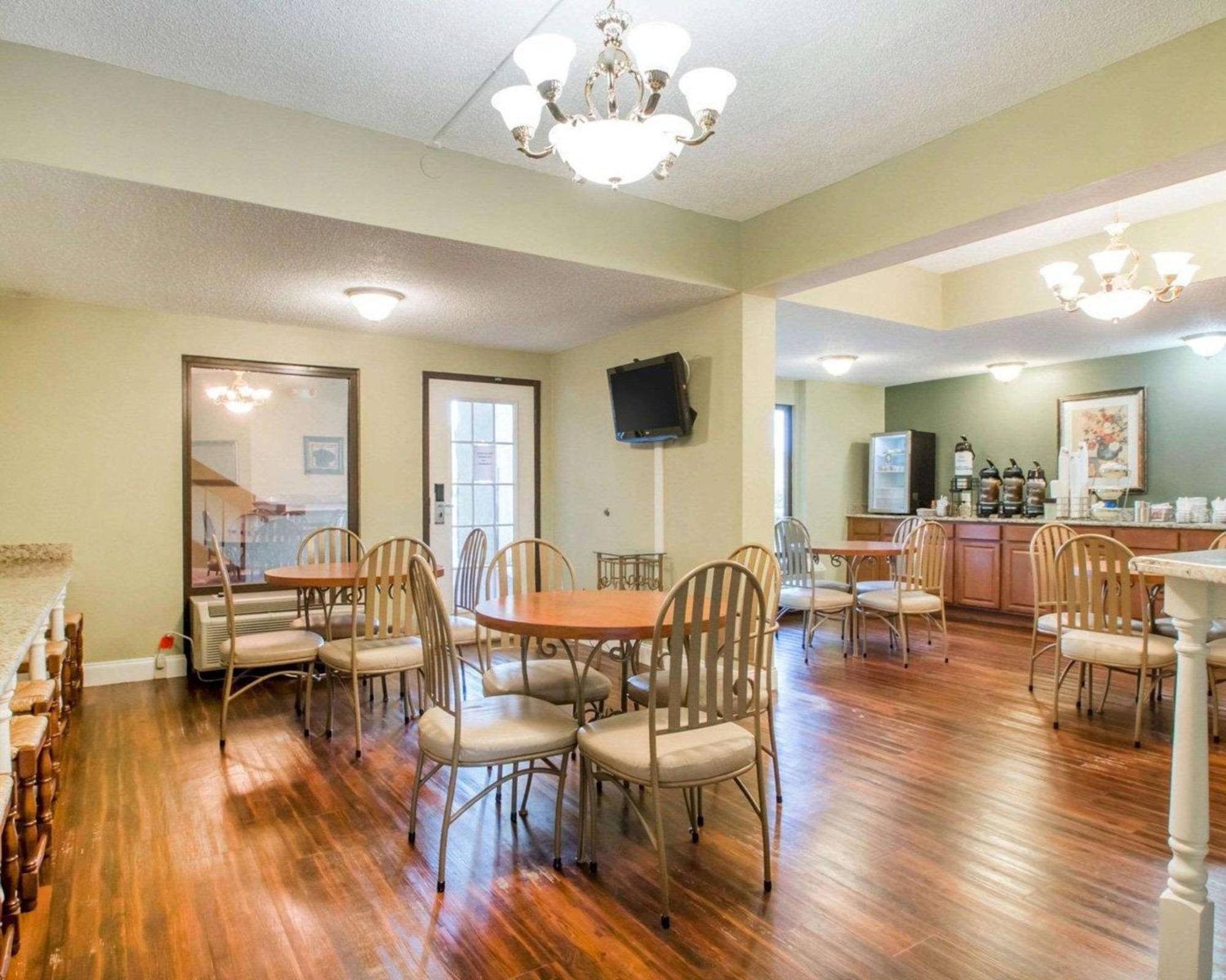 Quality Inn & Suites Ridgeland Bagian luar foto