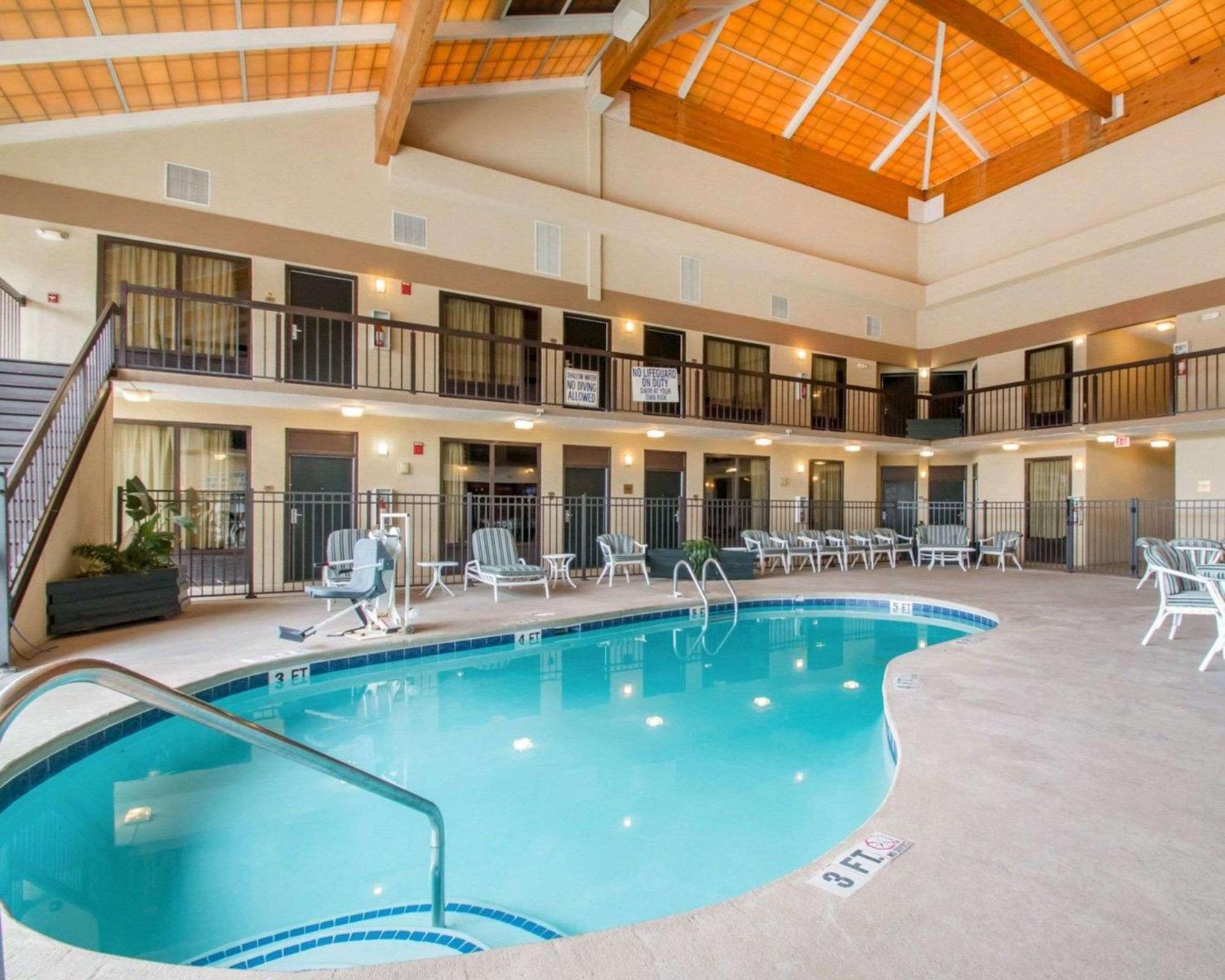Quality Inn & Suites Ridgeland Bagian luar foto