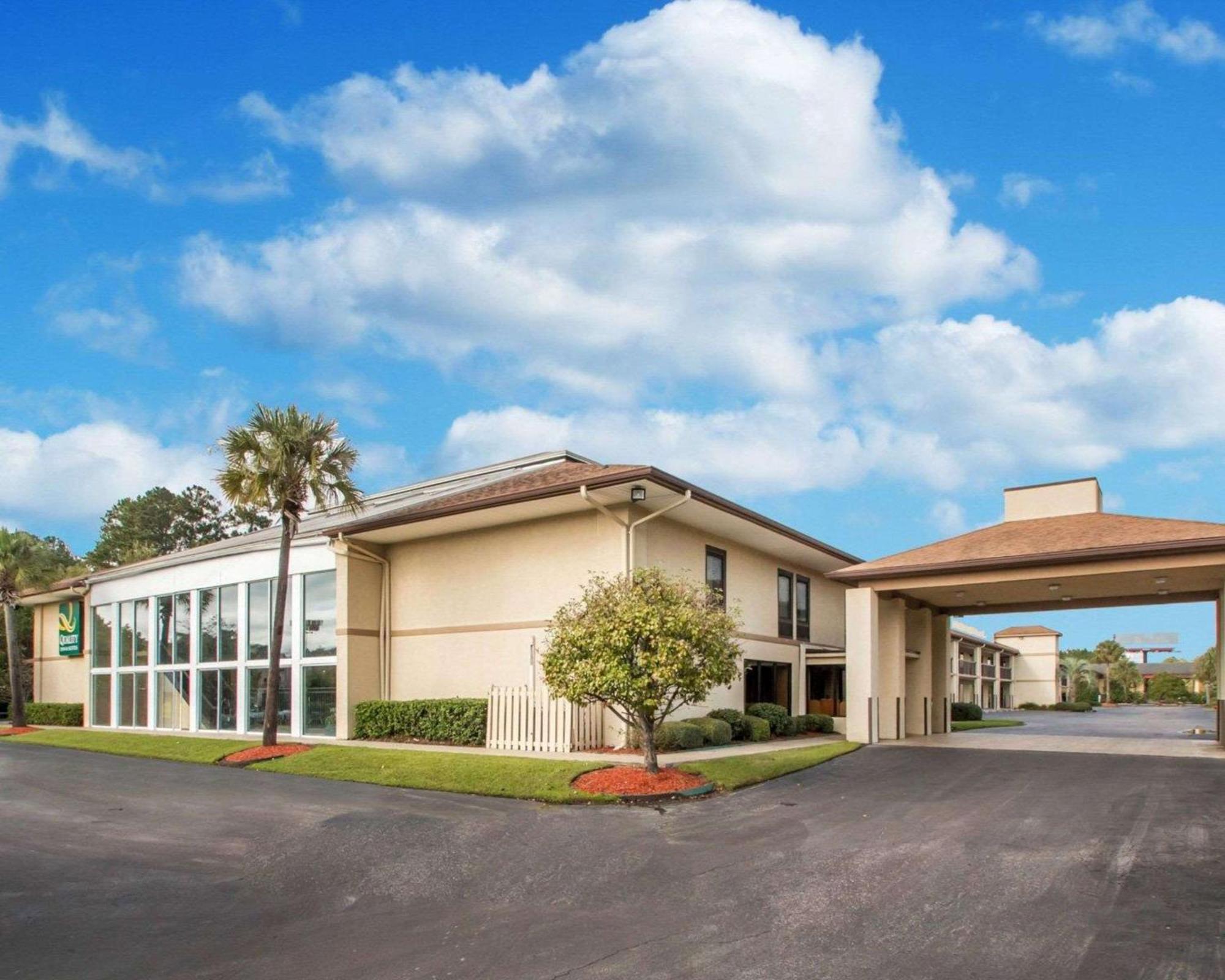 Quality Inn & Suites Ridgeland Bagian luar foto