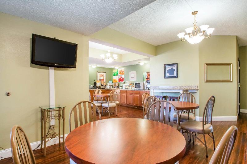 Quality Inn & Suites Ridgeland Bagian luar foto